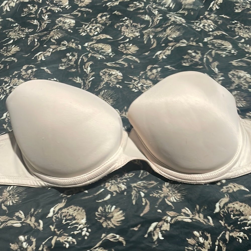 Strapless bra